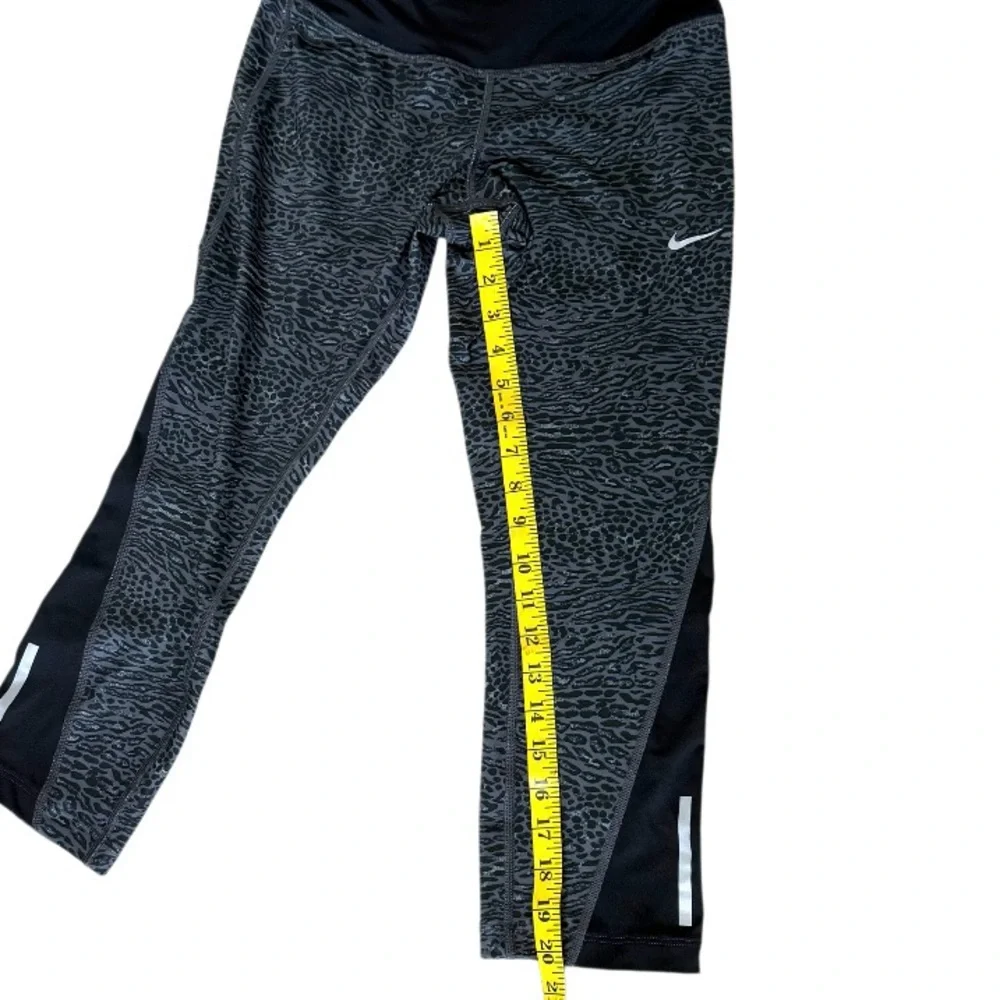 Nike Dry-Fit Leggings Black White Animal Print Reflective Capri Activewear Sz‎ S